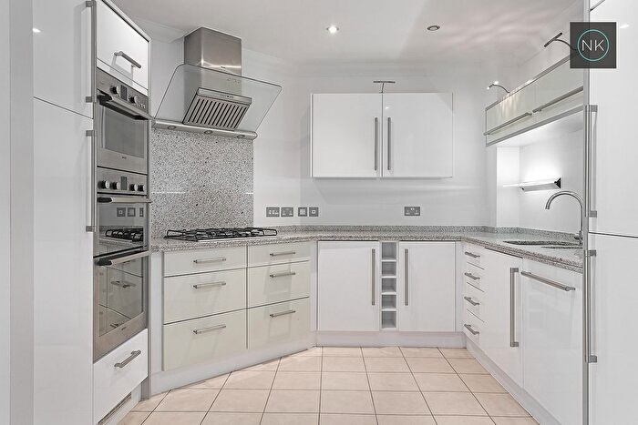 2 Bedroom Flat For Sale In Roebuck Heights, North End, Buckhurst Hill, Essex, IG9