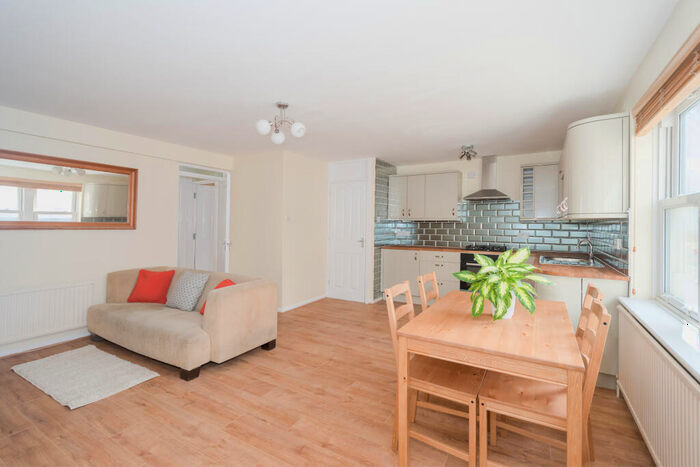 2 Bedroom Apartment To Rent In St Clements Street, Oxford City, OX4