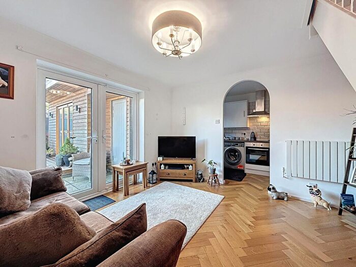 1 Bedroom Terraced House For Sale In Enfield Drive, Barry, CF62