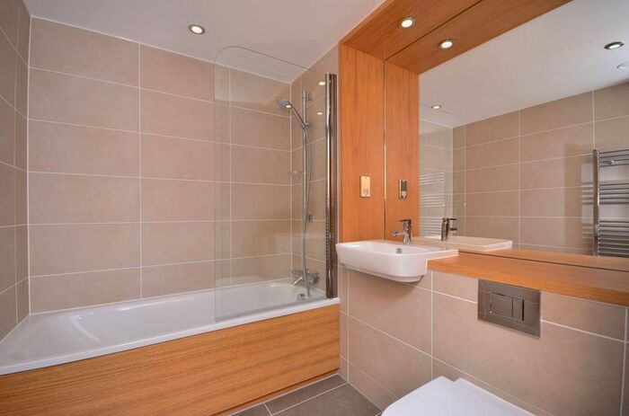 2 Bedroom Flat To Rent In Barking Road, Canning Town, London, E16