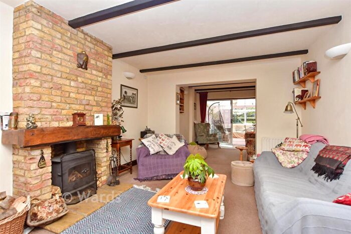 3 Bedroom Semi Detached House For Sale In Lower Road, Faversham, Kent, ME13