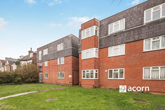 Studio To Rent In Bensham Manor Road, Thornton Heath, CR7