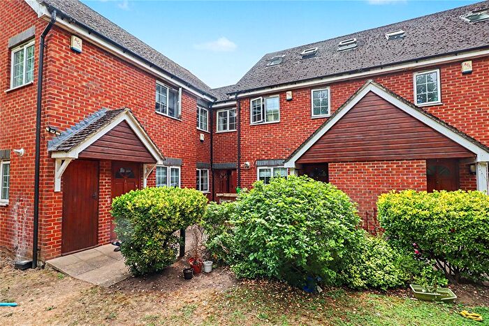 3 Bedroom Semi Detached House For Sale In Woking, Surrey, GU21