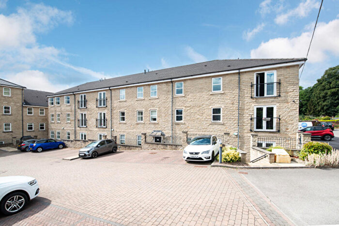 2 Bedroom Apartment For Sale In Sycamore Avenue, Bingley, West Yorkshire, BD16