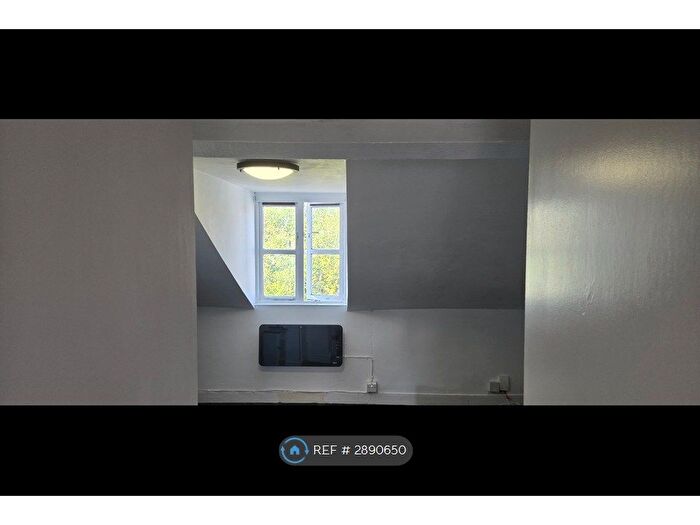 1 Bedroom Flat To Rent In Holloway St, Exeter, EX2