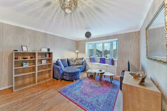 2 Bedroom Flat To Rent In Rossetti Road, London, SE16