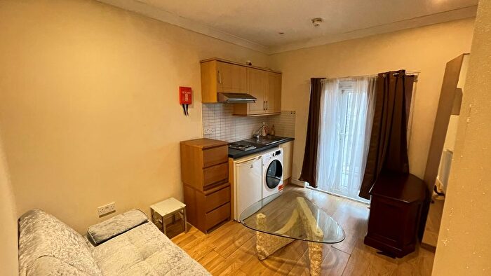 Studio To Rent In Abbey Road, London, NW10