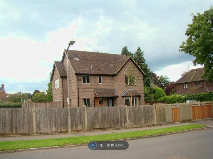 3 Bedroom Detached House To Rent In Sandelswood End, Beaconsfield, HP9