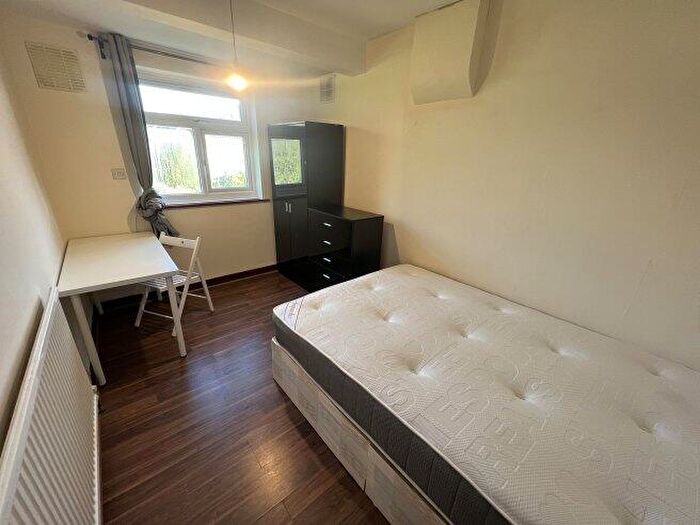 1 Bedroom Flat To Rent In Geary Road, NW10