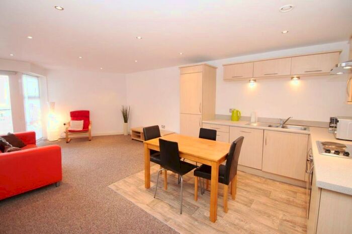 2 Bedroom Apartment To Rent In The Bar, St James Gate, Newcastle, NE1