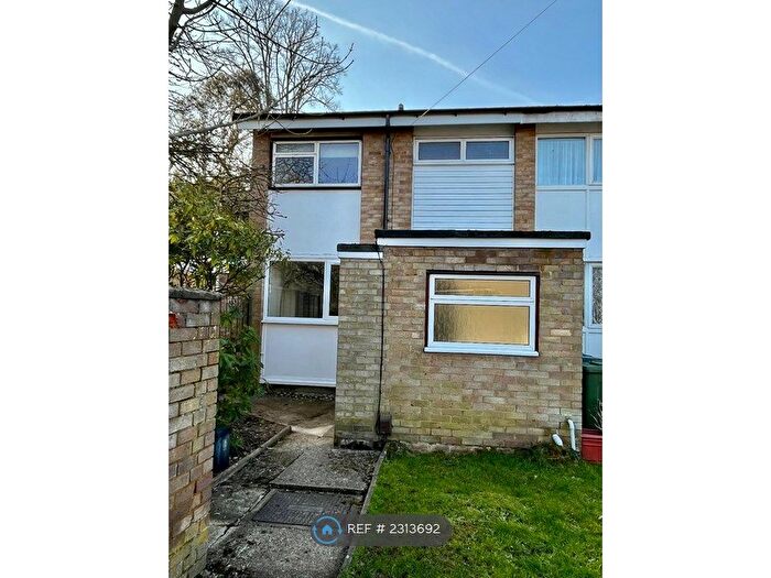 3 Bedroom End Of Terrace House To Rent In Ellison Close, Windsor, SL4