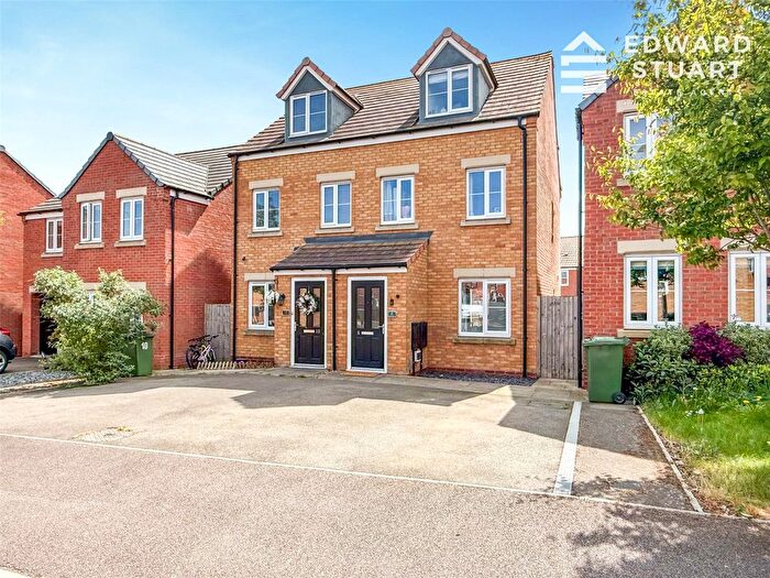 3 Bedroom Semi Detached House For Sale In Icarus Way, Stanground South, Peterborough, Cambridgeshire, PE2