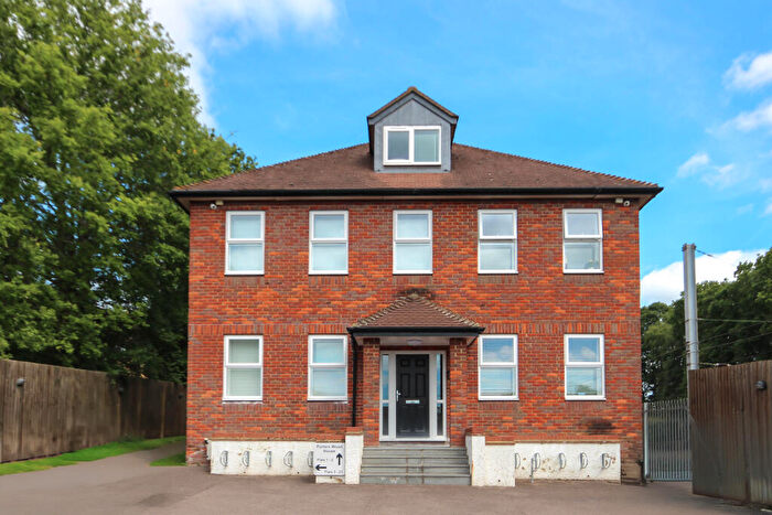 1 Bedroom Flat To Rent In Porters Wood, St Albans, AL3