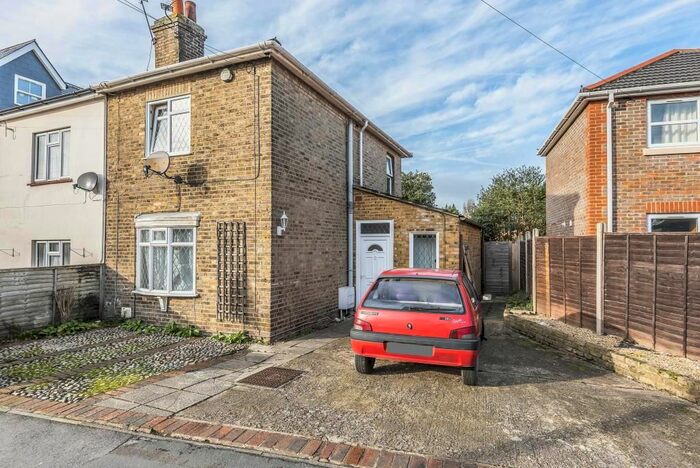 5 Bedroom Semi-Detached House To Rent In Staines Upon Thames, Egham, TW20