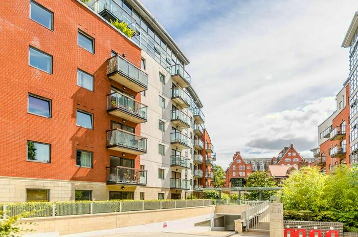 3 Bedroom Flat To Rent In Montaigne Close, Westminster, London, SW1P