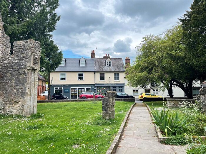 1 Bedroom Flat For Sale In Crow Lane, Wilton, Salisbury, SP2