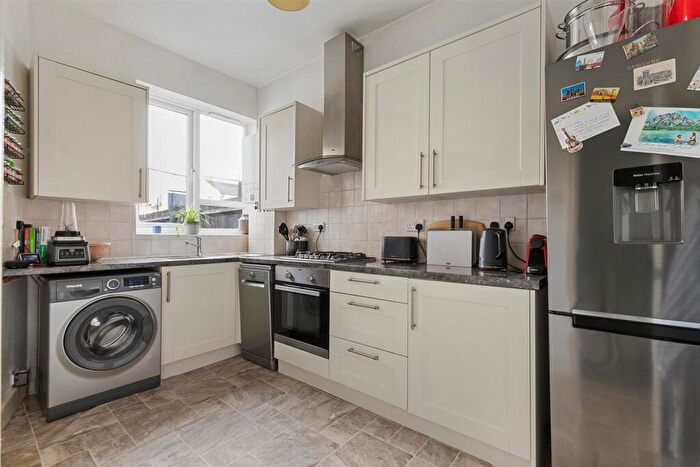 1 Bedroom Flat For Sale In Park Road, South Norwood, SE25