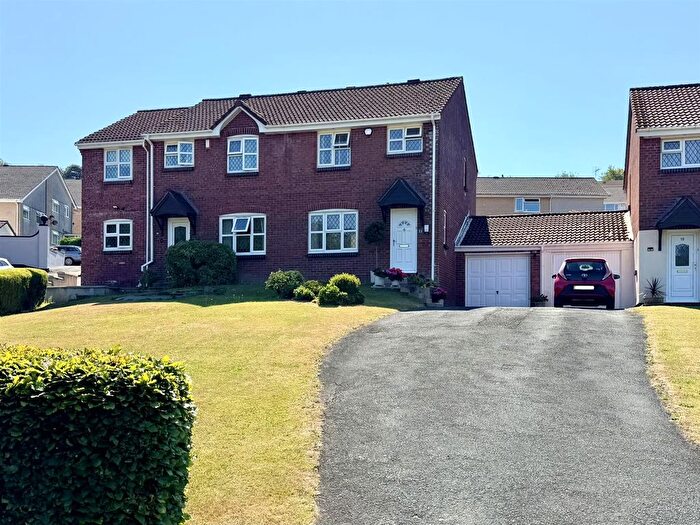 3 Bedroom Semi-Detached House For Sale In Tamerton Foliot, Plymouth, PL5