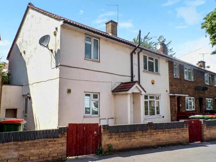 2 Bedroom Flat To Rent In Custom House, London, E16