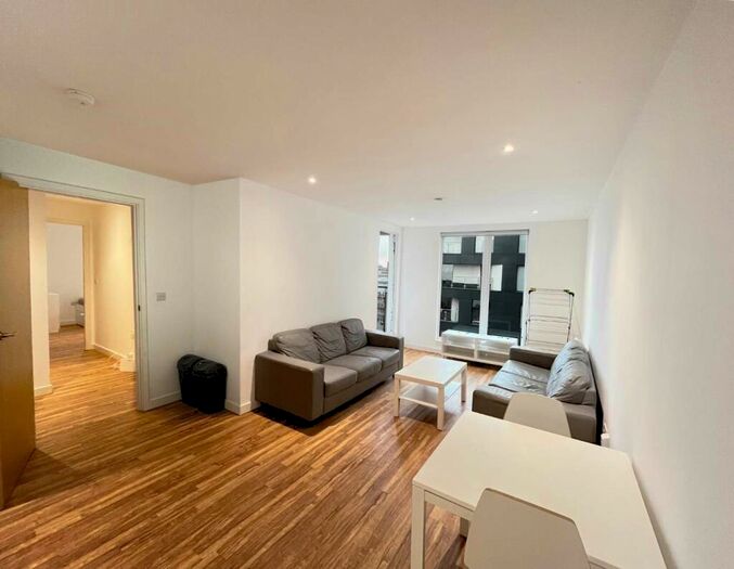 2 Bedroom Flat To Rent In The Exchange, Salford Quays, Manchester, M5
