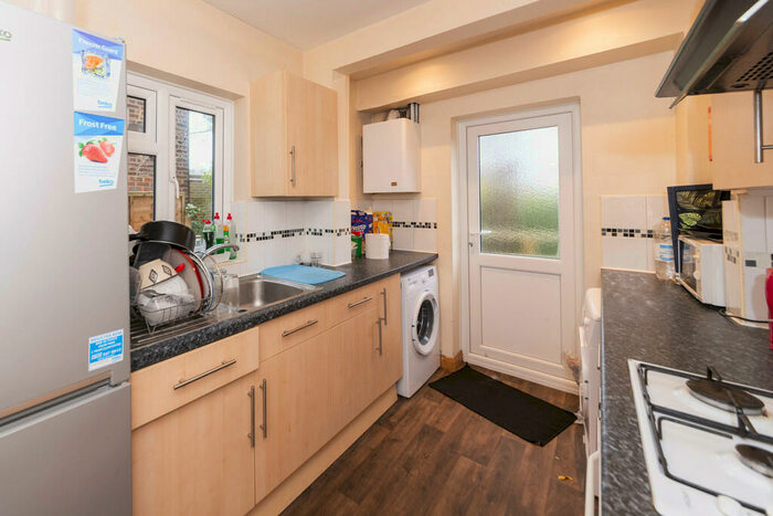 4 Bedroom Semi-Detached House To Rent In Close To The University, GU2