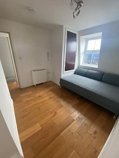 2 Bedroom Flat To Rent In Santosh House, Stoke Newington, N16