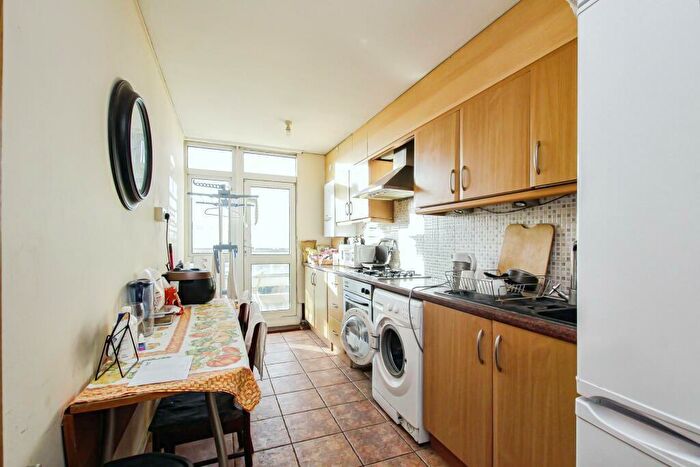 2 Bedroom Flat For Sale In Farthing Fields, Wapping, London, E1W