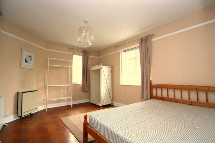 2 Bedroom Flat To Rent In Lyttelton Court, Lyttelton Road, Hampstead Garden Suburb, N2