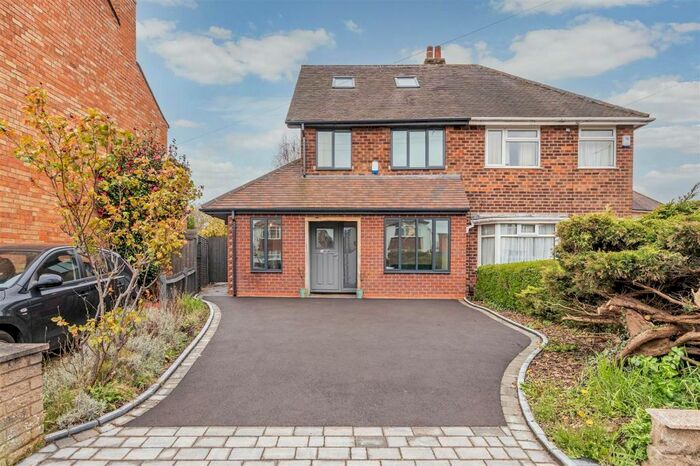 5 Bedroom Semi-Detached House To Rent In Marshall Lake Road, Shirley, B90