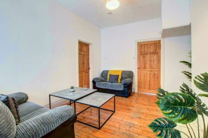 2 Bedroom Flat To Rent In (&#pppw) Grantham Road, Newcastle Upon Tyne, NE2