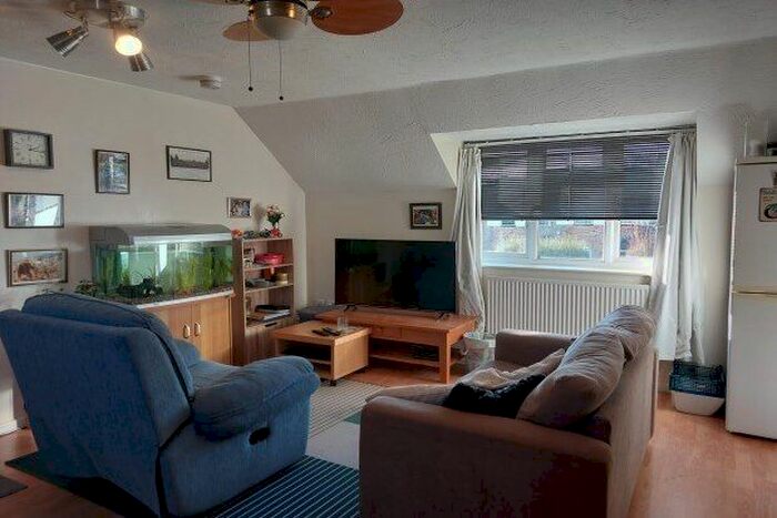 2 Bedroom Flat To Rent In Ayr Close, Chippenham, SN14