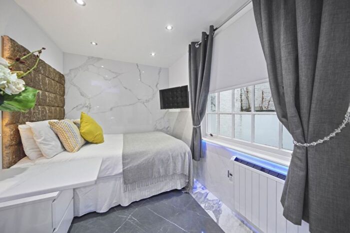 Studio To Rent In Gloucester Place, London, NW1