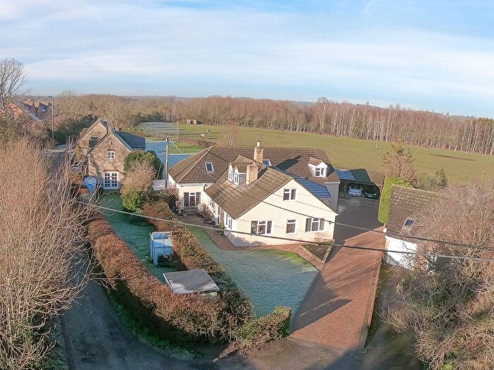 4 Bedroom Detached Bungalow For Sale In Green Lane, North Leigh, OX29