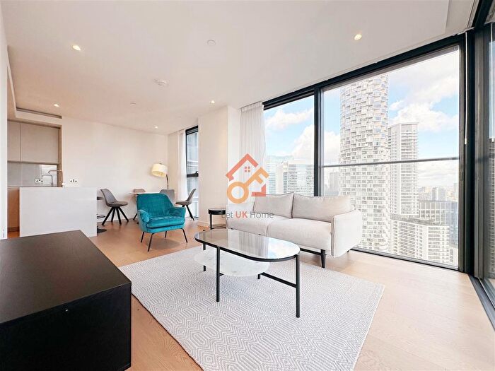 2 Bedroom Flat To Rent In Hampton Tower, Marsh Wall, London, E14