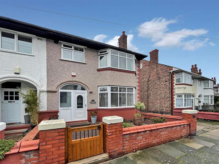 3 Bedroom Semi Detached House For Sale In Cliff Road, Wallasey, CH44