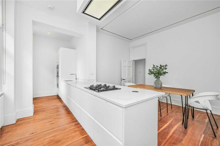 2 Bedroom Flat To Rent In Devonshire Street, Marylebone, London, W1G