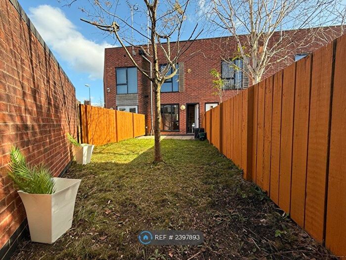 2 Bedroom Terraced House To Rent In Taylorson Street, Salford, M5