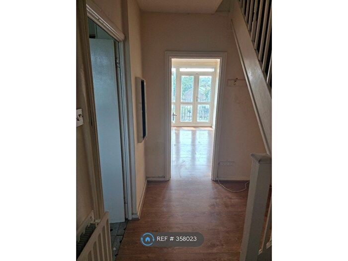 3 Bedroom Maisonette To Rent In Sewell Road, London, SE2