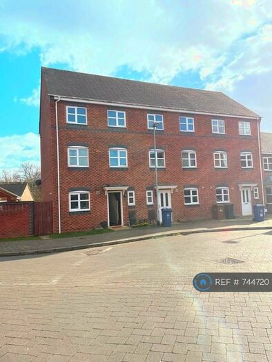 4 Bedroom Terraced House To Rent In Hevea Road, Burton-On-Trent, DE13