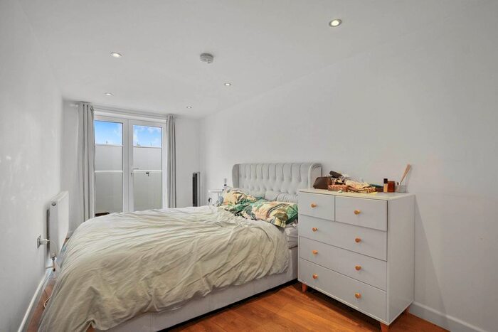 1 Bedroom Flat For Sale In East Dulwich Road, East Dulwich, London, SE22