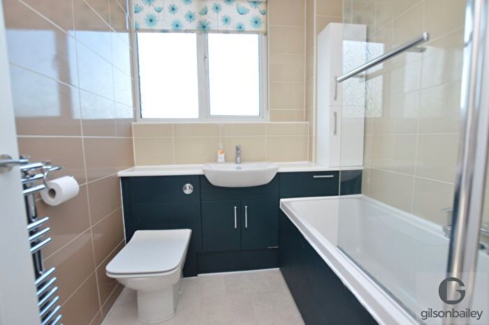 2 Bedroom Chalet To Rent In Braydeston Crescent, Brundall, Norwich, NR13