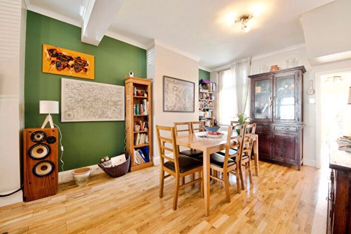 3 Bedroom Terraced House For Sale In Ollerton Road, London, N11