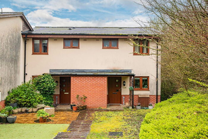 2 Bedroom End Of Terrace House For Sale In Foxdown, RG25