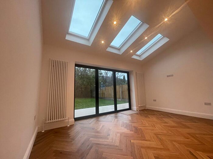 3 Bedroom House To Rent In Huddersfield Road, Carrbrook, SK15