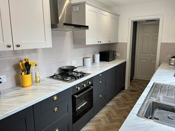 5 Bedroom Terraced House To Rent In Large Bed Property // Sept, LN5