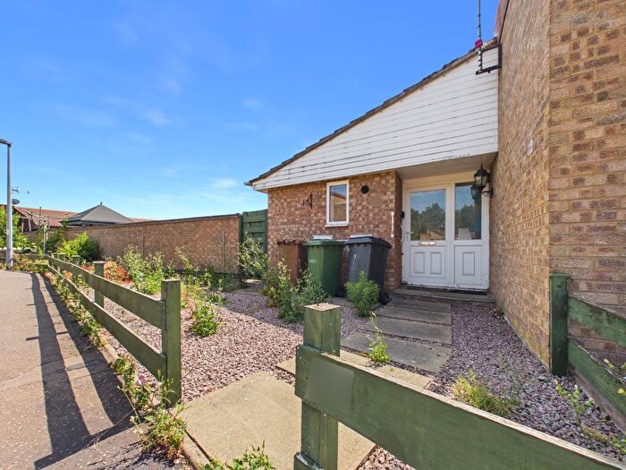 3 Bedroom Terraced House For Sale In Finchfield, Peterborough, PE1