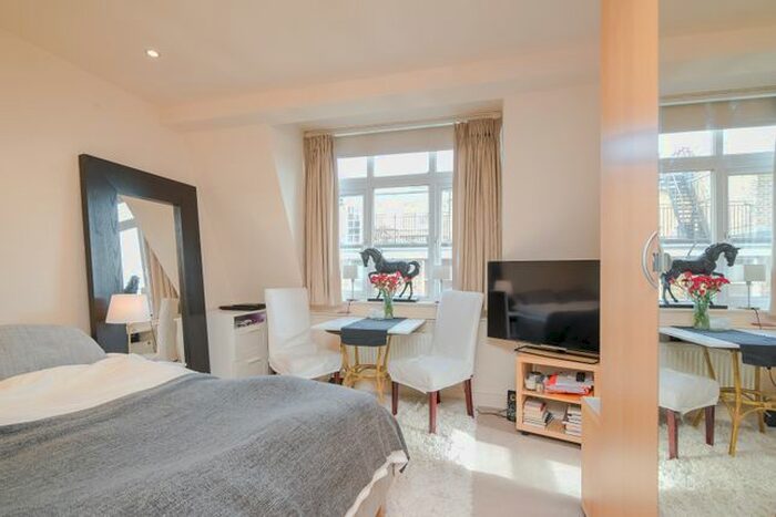 Studio To Rent In Marylebone High Street, London, W1U