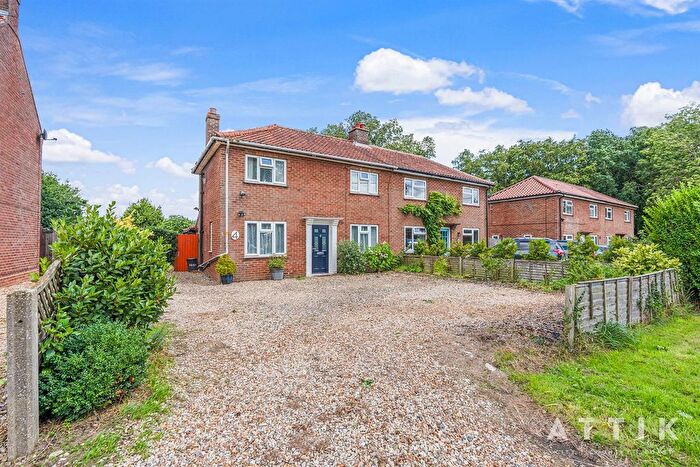 3 Bedroom Semi-Detached House For Sale In Cranworth, Norfolk, IP25
