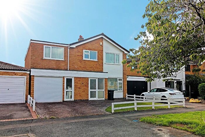 5 Bedroom Detached House For Sale In St. James Close, Oadby, LE2