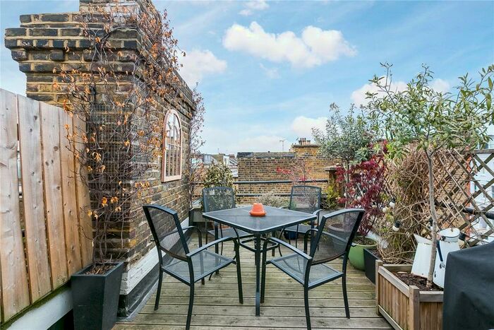 2 Bedroom Flat To Rent In Fulham Road, Fulham, London, SW6